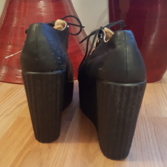 Refresh wedge shoe black with animal print. - Picture 4 of 8